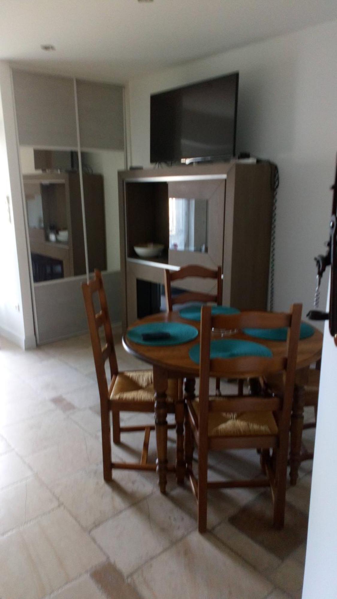 La Pompelle Appartement Pichanges Buitenkant foto